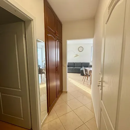 Apartment B73